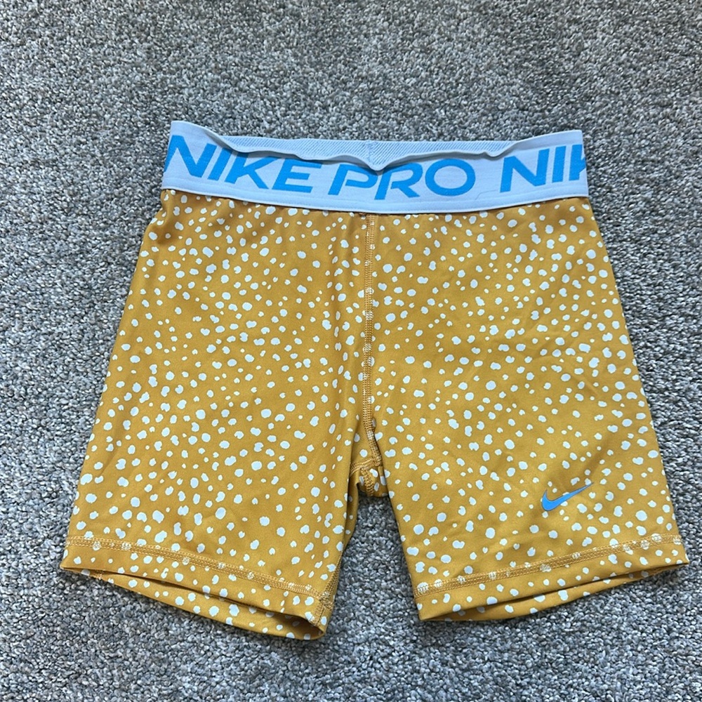 Kids XL Yellow Nike pros